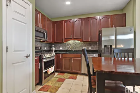 703 Owl Creek Lane Gurnee IL 60031