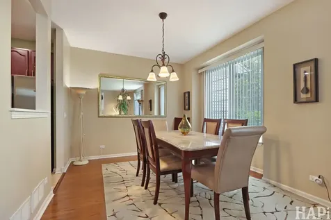 703 Owl Creek Lane Gurnee IL 60031