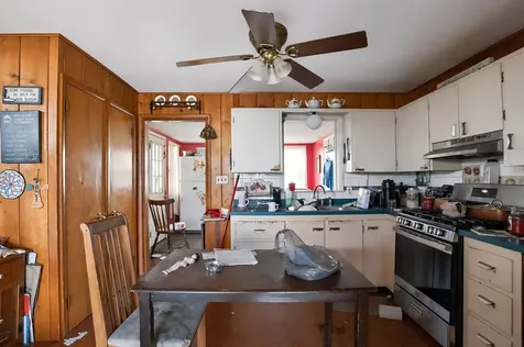 1622 Chicago Street Dixon IL 61021