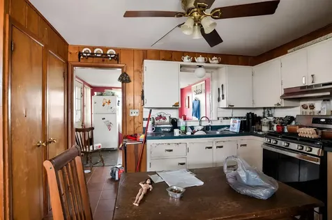 1622 Chicago Street Dixon IL 61021