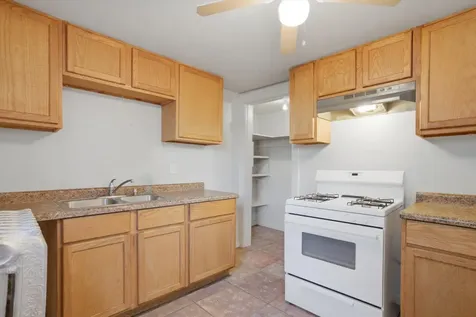 612 Oak Street Woodstock IL 60098