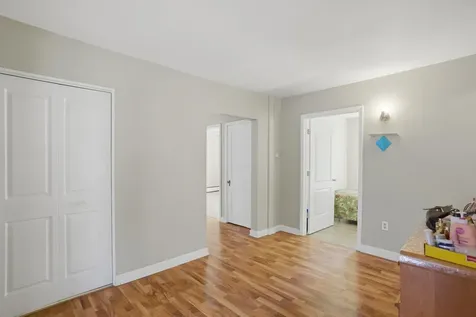 612 Oak Street Woodstock IL 60098