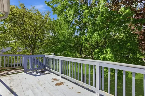 612 Oak Street Woodstock IL 60098