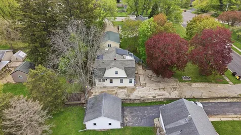 612 Oak Street Woodstock IL 60098