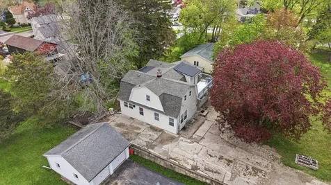612 Oak Street Woodstock IL 60098