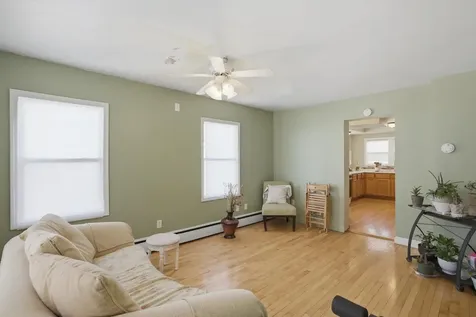 612 Oak Street Woodstock IL 60098