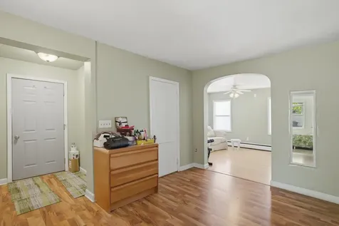 612 Oak Street Woodstock IL 60098