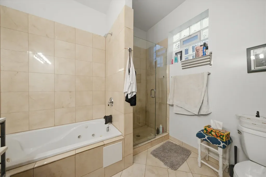 2416 West Thomas Street Chicago IL 60622