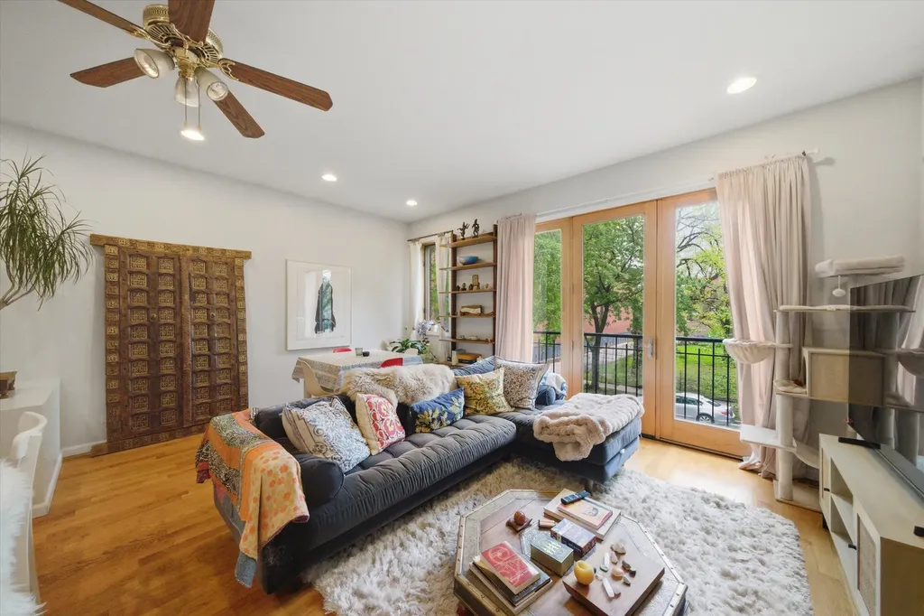 2416 West Thomas Street Chicago IL 60622