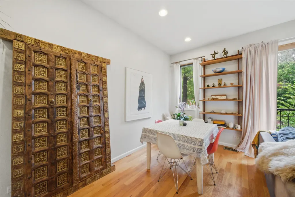 2416 West Thomas Street Chicago IL 60622
