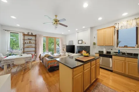 2416 West Thomas Street Chicago IL 60622