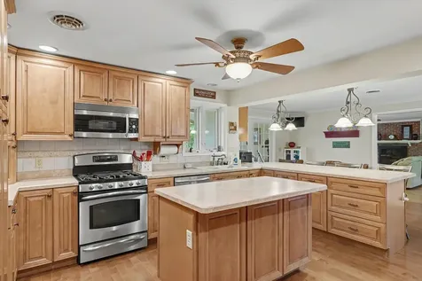 401 Turkey Farm Road Mahomet IL 61853