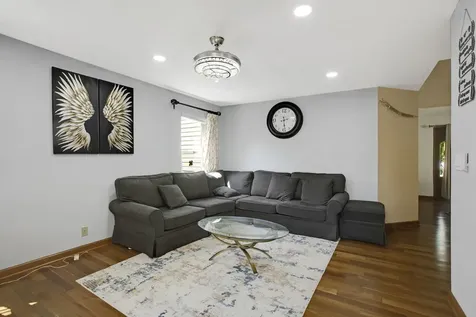17 Buchanan Lane Streamwood IL 60107