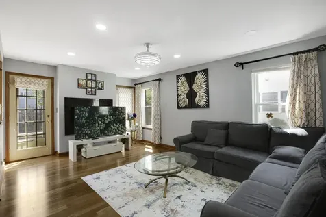 17 Buchanan Lane Streamwood IL 60107