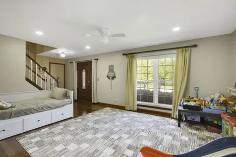 17 Buchanan Lane Streamwood IL 60107