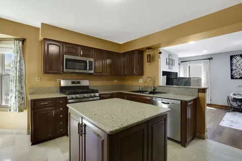 17 Buchanan Lane Streamwood IL 60107
