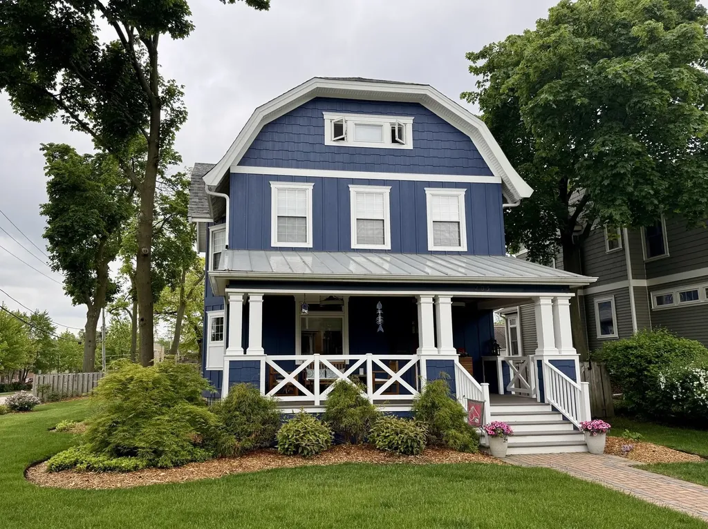 205 West Cook Avenue Libertyville IL 60048