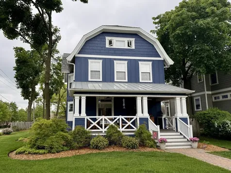205 West Cook Avenue Libertyville IL 60048