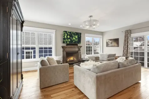 205 West Cook Avenue Libertyville IL 60048