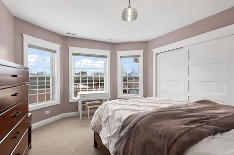205 West Cook Avenue Libertyville IL 60048