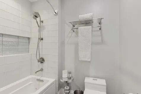 205 West Cook Avenue Libertyville IL 60048