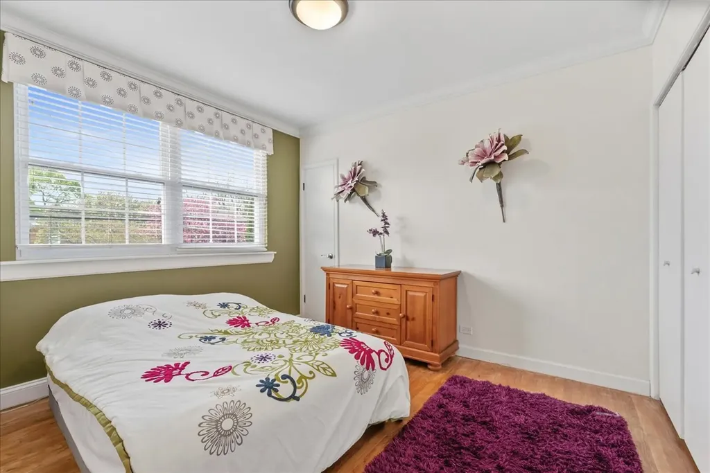 2732 West Estes Avenue Chicago IL 60645
