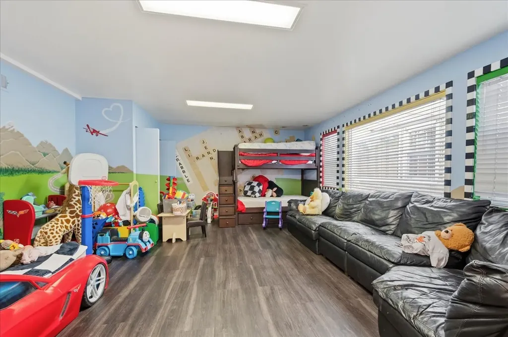 2732 West Estes Avenue Chicago IL 60645