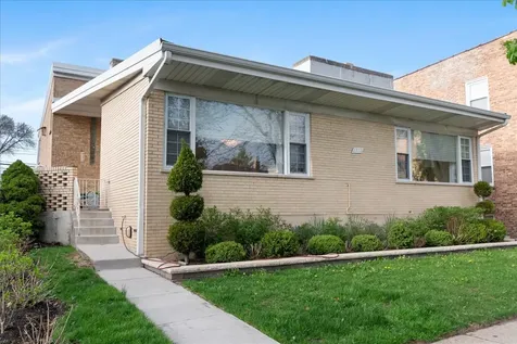 2732 West Estes Avenue Chicago IL 60645
