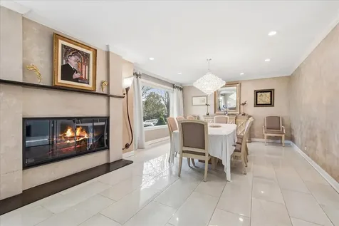 2732 West Estes Avenue Chicago IL 60645