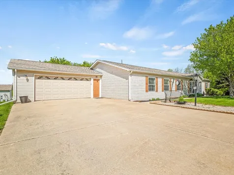 8438 Hickory Tree Drive Machesney Park IL 61115