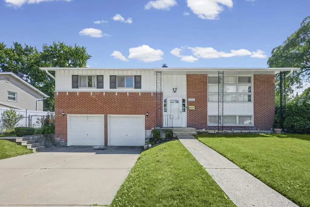 1035 East Plate Drive Palatine IL 60074