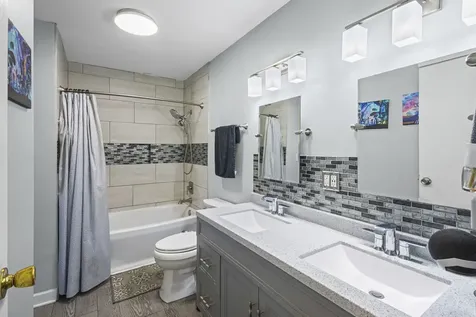 1035 East Plate Drive Palatine IL 60074