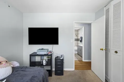 1035 East Plate Drive Palatine IL 60074