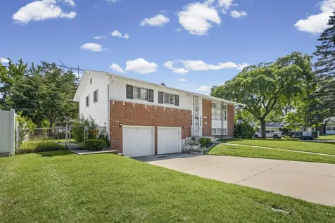 1035 East Plate Drive Palatine IL 60074