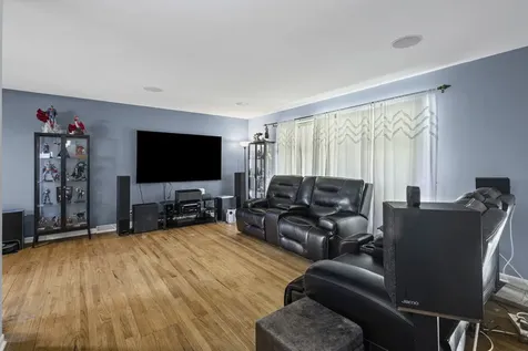 1035 East Plate Drive Palatine IL 60074