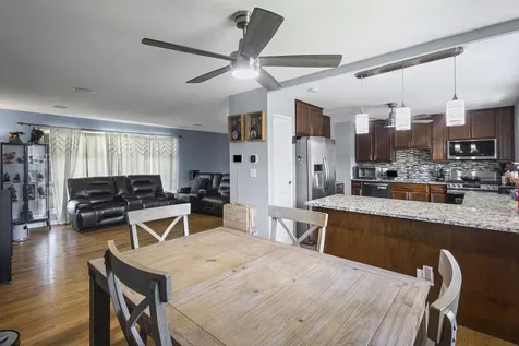 1035 East Plate Drive Palatine IL 60074