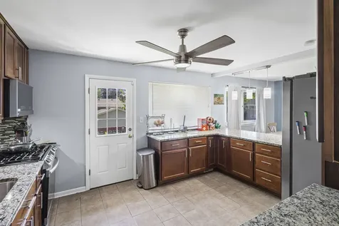 1035 East Plate Drive Palatine IL 60074