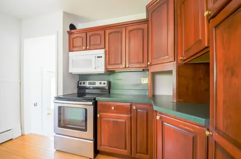 221 West Courtland Street Mundelein IL 60060