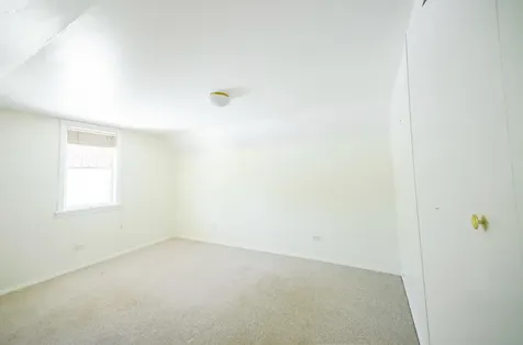 221 West Courtland Street Mundelein IL 60060