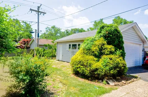 221 West Courtland Street Mundelein IL 60060