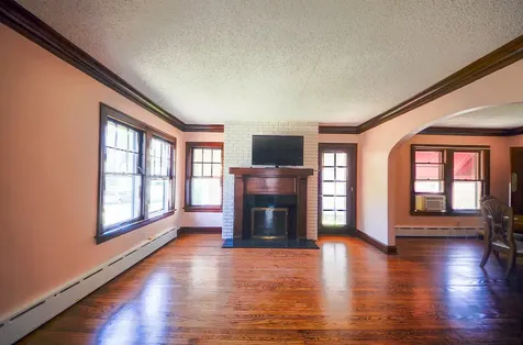 221 West Courtland Street Mundelein IL 60060