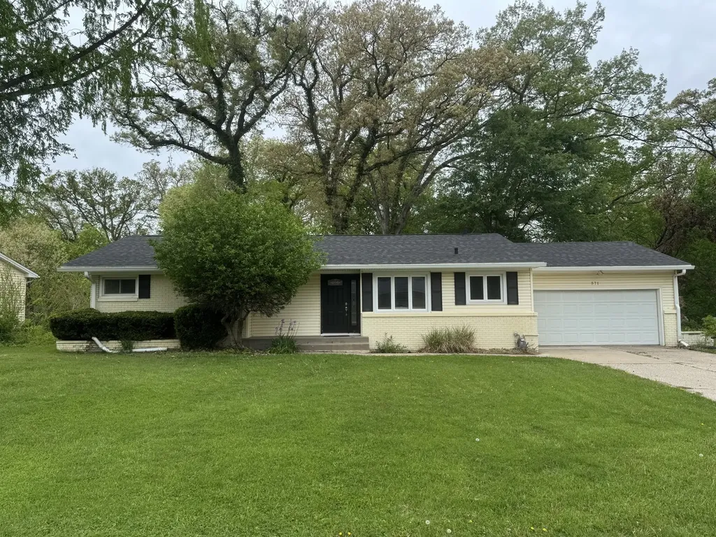 571 26TH Avenue Court East Moline IL 61244