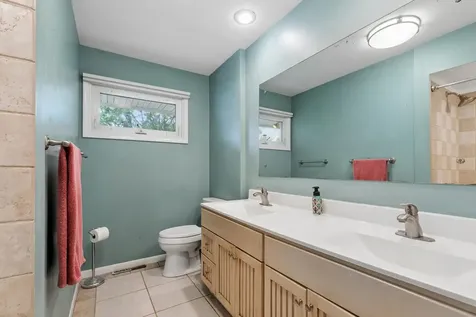 571 26TH Avenue Court East Moline IL 61244