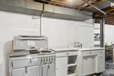 571 26TH Avenue Court East Moline IL 61244
