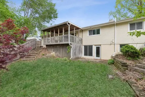 571 26TH Avenue Court East Moline IL 61244