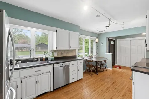 571 26TH Avenue Court East Moline IL 61244
