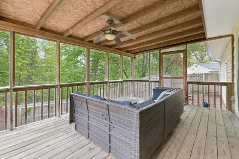 571 26TH Avenue Court East Moline IL 61244