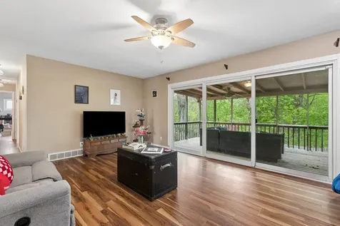 571 26TH Avenue Court East Moline IL 61244