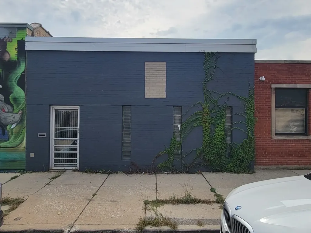 4447 West Belmont Avenue Chicago IL 60641