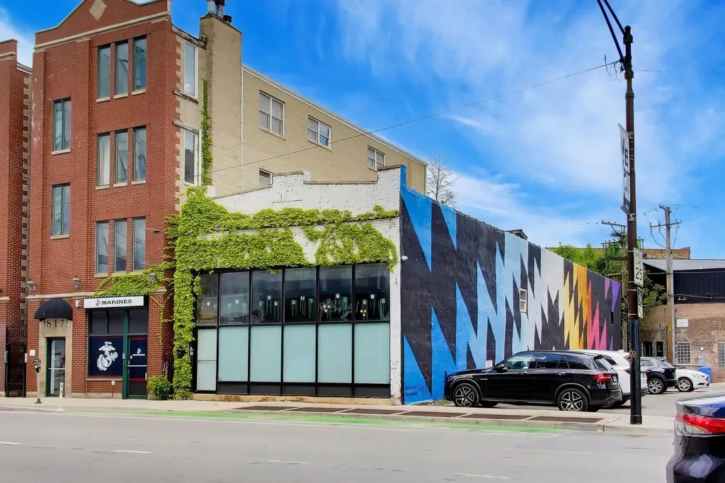 815 North Milwaukee Avenue Chicago IL 60622